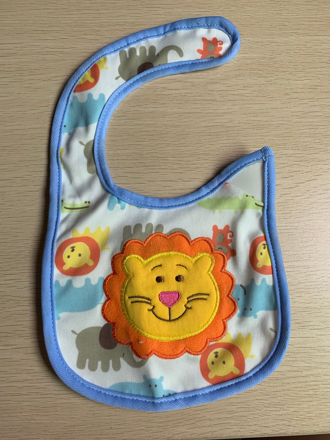 Retrobu Infant Cute Cartoon Saliva Towel Waterproof Antifouling Baby Bib